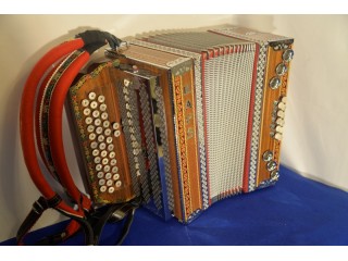 Kaps accordion made in Slovenia 